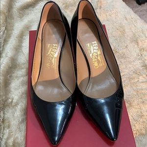 Salvatore Ferragamo Nero Kangaroo Pumps